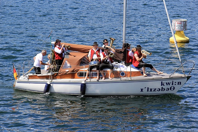 英媒：曼联有意引进坎塞洛 球员目前身价1300万欧.